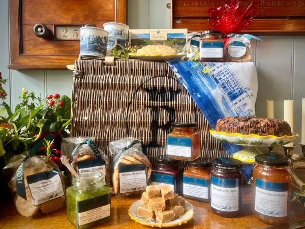 Roxburghe  Luxury Hamper